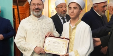 bilecik-haber_diyanet-isleri-baskani-erbas-hafizlara-icazet-belgelerini-verdi-37637.jpg