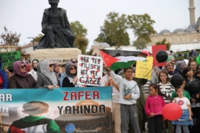 bilecik-haber_edirne-de-kadin-ve-cocuklar-israil-in-filistin-e-yonelik-saldirilarini-protesto-etti-35931.jpg