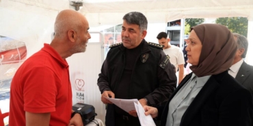 bilecik-haber_edirne-de-turk-kizilaydan-okula-kan-bagiscisi-getiren-ogrenciye-madalya-34721.jpg