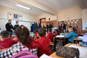 bilecik-haber_edirne-valisi-sezer-ogrencilerle-bir-araya-geldi-36601.jpg