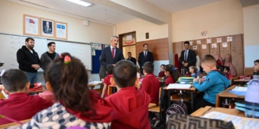 bilecik-haber_edirne-valisi-sezer-ogrencilerle-bir-araya-geldi-36601.jpg