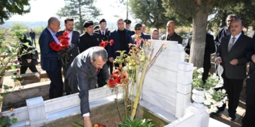 bilecik-haber_edirneli-sehit-kucukyogurtlu-kabri-basinda-anildi-37936.jpg
