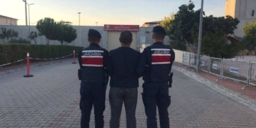bilecik-haber_edremit-te-11-yil-5-ay-10-gun-kesinlesmis-hapis-cezasi-bulunan-hukumlu-yakalandi-35028.jpg