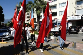 bilecik-haber_edremit-te-protokol-uyeleri-ve-esnaf-ahilik-yuruyusu-ne-katildi-35167.jpg