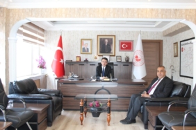 Emekliye ayrılan müdürü kabul etti