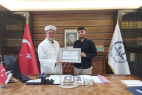 bilecik-haber_fransa-vatandasi-david-sakarya-da-islamiyet-i-secti-33515.jpg