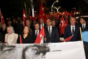 bilecik-haber_gelibolu-da-cumhuriyetin-101-yili-kutlamalari-fener-alayi-ile-sona-erdi-39856.jpg