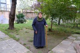 bilecik-haber_gorme-engelli-kadin-kur-an-i-kerim-i-teypten-dinleyerek-17-yilda-hafiz-oldu-39553.jpg