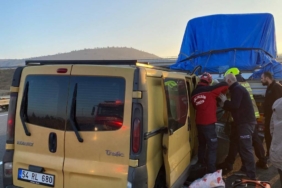 bilecik-haber_istanbul-izmir-otoyolu-nun-balikesir-kesimindeki-trafik-kazasinda-3-kisi-yaralandi-38988.jpg