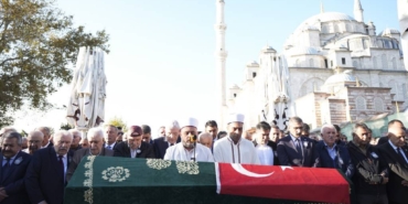 bilecik-haber_iyi-parti-genel-baskani-dervisoglu-is-adami-mehmet-gul-un-cenaze-torenine-katildi-39434.jpg