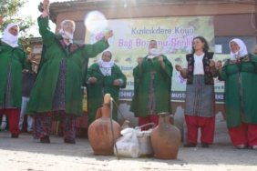 bilecik-haber_kirklareli-nde-kizilcikdere-4-bag-bozumu-etkinligi-yapildi-34304.jpg