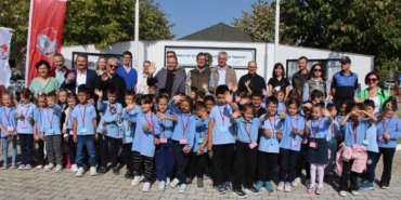 bilecik-haber_kirklareli-nde-kopek-sahiplenen-hayvanseverlere-kulube-hediye-edildi-34036.jpg