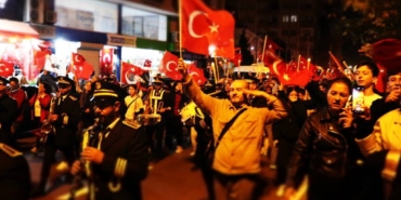 bilecik-haber_kocaeli-de-cumhuriyet-in-101-yili-dolayisiyla-fener-alayi-duzenlendi-39730.jpg