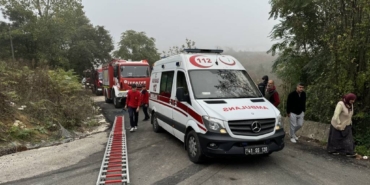 bilecik-haber_kocaeli-de-devrilen-kamyonun-surucusu-yaralandi-39309.jpg