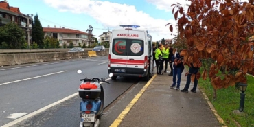 bilecik-haber_kocaeli-de-devrilen-motosikletteki-2-kisi-yaralandi-37182.jpg