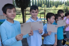 bilecik-haber_kocaeli-de-ogrenciler-geri-donusumle-kagit-yaparak-sifir-atik-bilinci-kazaniyor-34022.jpg