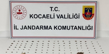 bilecik-haber_kocaeli-de-tarihi-eser-operasyonunda-100-sikke-ve-15-obje-ele-gecirildi-38484.jpg