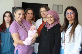 bilecik-haber_kocaeli-de-yeni-dogan-bebegin-karnindaki-600-gramlik-kitle-basariyla-cikarildi-38477.jpg