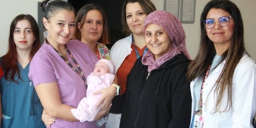 bilecik-haber_kocaeli-de-yeni-dogan-bebegin-karnindaki-600-gramlik-kitle-basariyla-cikarildi-38477.jpg
