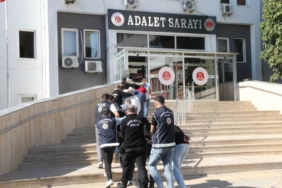 bilecik-haber_kocaeli-merkezli-gocmen-kacakciligi-operasyonunda-12-supheli-tutuklandi-36665.jpg