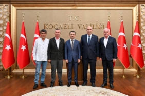 bilecik-haber_kocaeli-valisi-aktas-mahalle-muhtarlariyla-bir-araya-geldi-35516.jpg