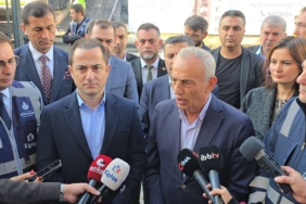 bilecik-haber_kucukcekmece-deki-35-yillik-bina-kentsel-donusum-kapsaminda-yikildi-39953.jpg