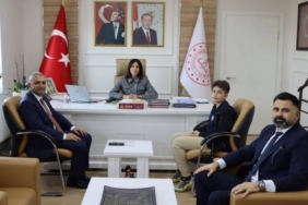 bilecik-haber_lapseki-ilcesinde-ogrenim-goren-ogrenci-cumhuriyet-in-yeni-yuzyili-yarismasinda-ucuncu-oldu-38768.jpg