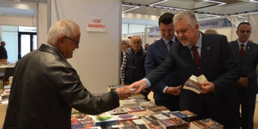bilecik-haber_luleburgaz-da-kitap-ve-edebiyat-fuari-basladi-37108.jpg