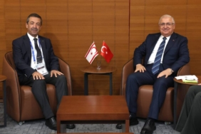 bilecik-haber_milli-savunma-bakani-guler-kktc-disisleri-bakani-ertugruloglu-ile-gorustu-38105.jpg