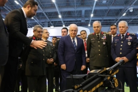 bilecik-haber_milli-savunma-bakani-guler-saha-expo-2024-fuari-ni-gezdi-38780.jpg