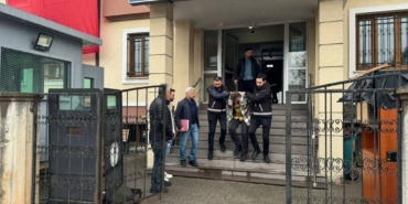 bilecik-haber_sakarya-da-arbedede-dusuruldugu-sirada-otomobilin-ezdigi-gencin-olumune-iliskin-5-gozalti-39987.jpg