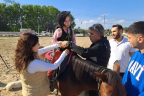 bilecik-haber_sakarya-da-ozel-bireyler-atli-terapiyle-hayata-baglaniyor-38973.jpg