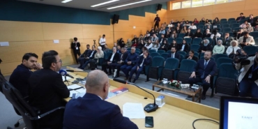 bilecik-haber_sakarya-daki-ortadogu-da-siyaset-ve-toplum-kongresi-devam-ediyor-38771.jpg