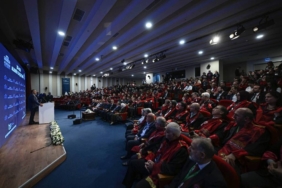 bilecik-haber_sanayi-ve-teknoloji-bakani-kacir-bezmialem-vakif-universitesinin-akademi-yili-acilis-toreni-nde-konustu-37175.jpg