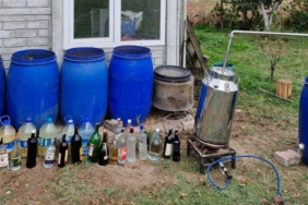 bilecik-haber_tekirdag-da-558-litre-sahte-icki-ele-gecirildi-33365.jpg