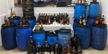 bilecik-haber_tekirdag-da-700-litre-sahte-icki-ele-gecirildi-36482.jpg