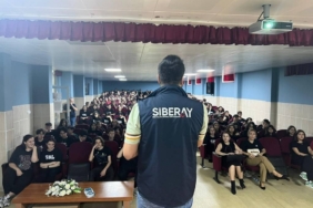 bilecik-haber_tekirdag-da-ogrenciler-siber-suclara-karsi-bilgilendirildi-36009.jpg