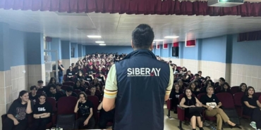 bilecik-haber_tekirdag-da-ogrenciler-siber-suclara-karsi-bilgilendirildi-36009.jpg