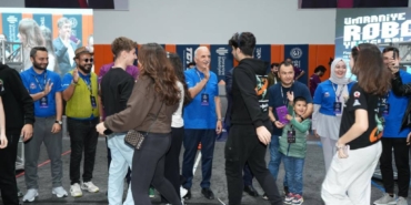 bilecik-haber_umraniye-de-cezeri-robot-ligi-nin-final-musabakalari-ve-odul-toreni-yapildi-37775.jpg