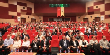 bilecik-haber_uzmanindan-dislere-estetik-yerine-duzenli-bakim-yaptirilmasi-onerisi-35783.jpg
