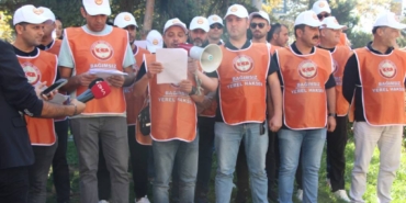 bilecik-haber_yalova-belediyesi-memurlarindan-bazilari-is-birakma-eylemi-yapti-34958.jpg