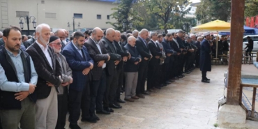 bilecik-haber_yalova-da-yahya-sinvar-icin-giyabi-cenaze-namazi-kilindi-37217.jpg