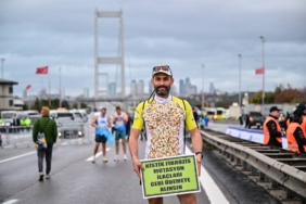 bilecik-haber_46-istanbul-maratonu-ndaki-halk-kosusunda-filistin-e-destek-40817.jpg