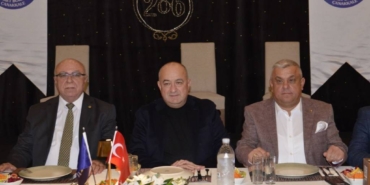 bilecik-haber_ak-parti-canakkale-milletvekili-ayhan-gider-canakkale-ticaret-borsasi-kuruculari-ile-bir-araya-geldi-45365.jpg