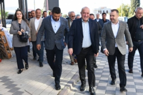 bilecik-haber_ak-parti-canakkale-milletvekili-ayhan-gider-ezine-ilce-teskilatini-ziyaret-etti-40483.jpg