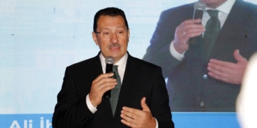 bilecik-haber_ak-parti-genel-baskan-yardimcisi-yavuz-kocaeli-de-partisinin-ilce-kongresinde-konustu-40626.jpg