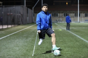 bilecik-haber_ampute-futbolcu-yusuf-2-yilda-ay-yildizli-formayi-giyme-hayalini-gerceklestirdi-46261.jpg