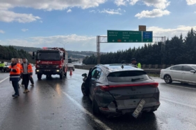 bilecik-haber_anadolu-otoyolu-nun-kocaeli-kesimindeki-trafik-kazasi-ulasimi-aksatti-45522.jpg