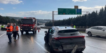 bilecik-haber_anadolu-otoyolu-nun-kocaeli-kesimindeki-trafik-kazasi-ulasimi-aksatti-45522.jpg