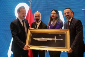 bilecik-haber_anahtar-parti-genel-baskani-agiralioglu-bursa-da-muhtarlar-ve-stk-temsilcileriyle-bulustu-43917.jpg